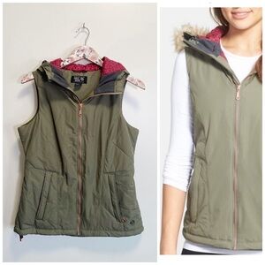 MOUNTAIN HARDWEAR Women’s Potrero Insulated Green  Vest Size Small